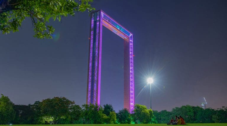 night-view-of-dubai-frame.jpg